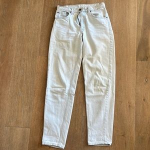 Light wash vintage Levi’s straight leg jeans